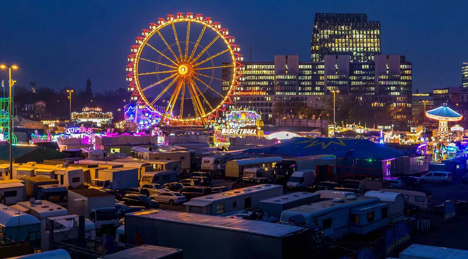 Mit dem Riesenrad über Hamburg: Ein Überblick über Hamburger Märkte und Festveranstaltungen