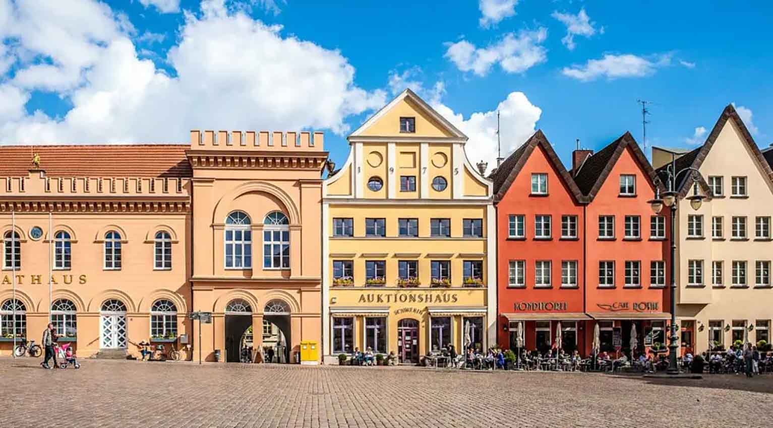 Budget Reise-Tipps: Wie man in Schwerin günstig Spaß hat und gut wohnt
